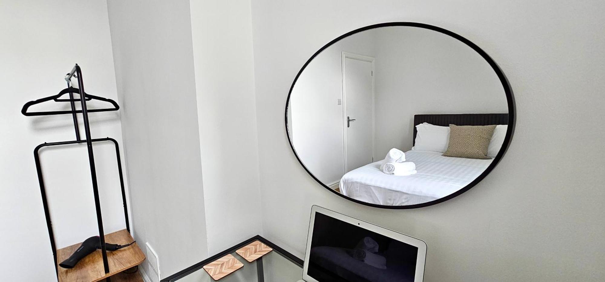 Harlequin Apartments By Switchback Stays Cardiff Rum bild